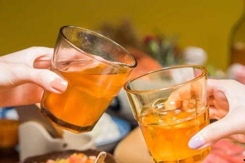 娱乐吃瓜酱测酒量